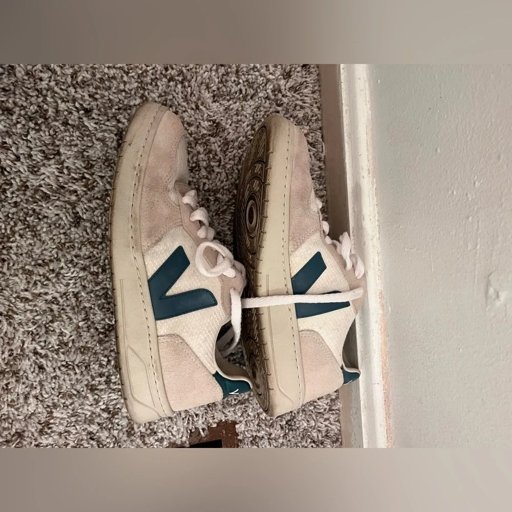 Veja Mixed Leather Low Top Size 6 Green White